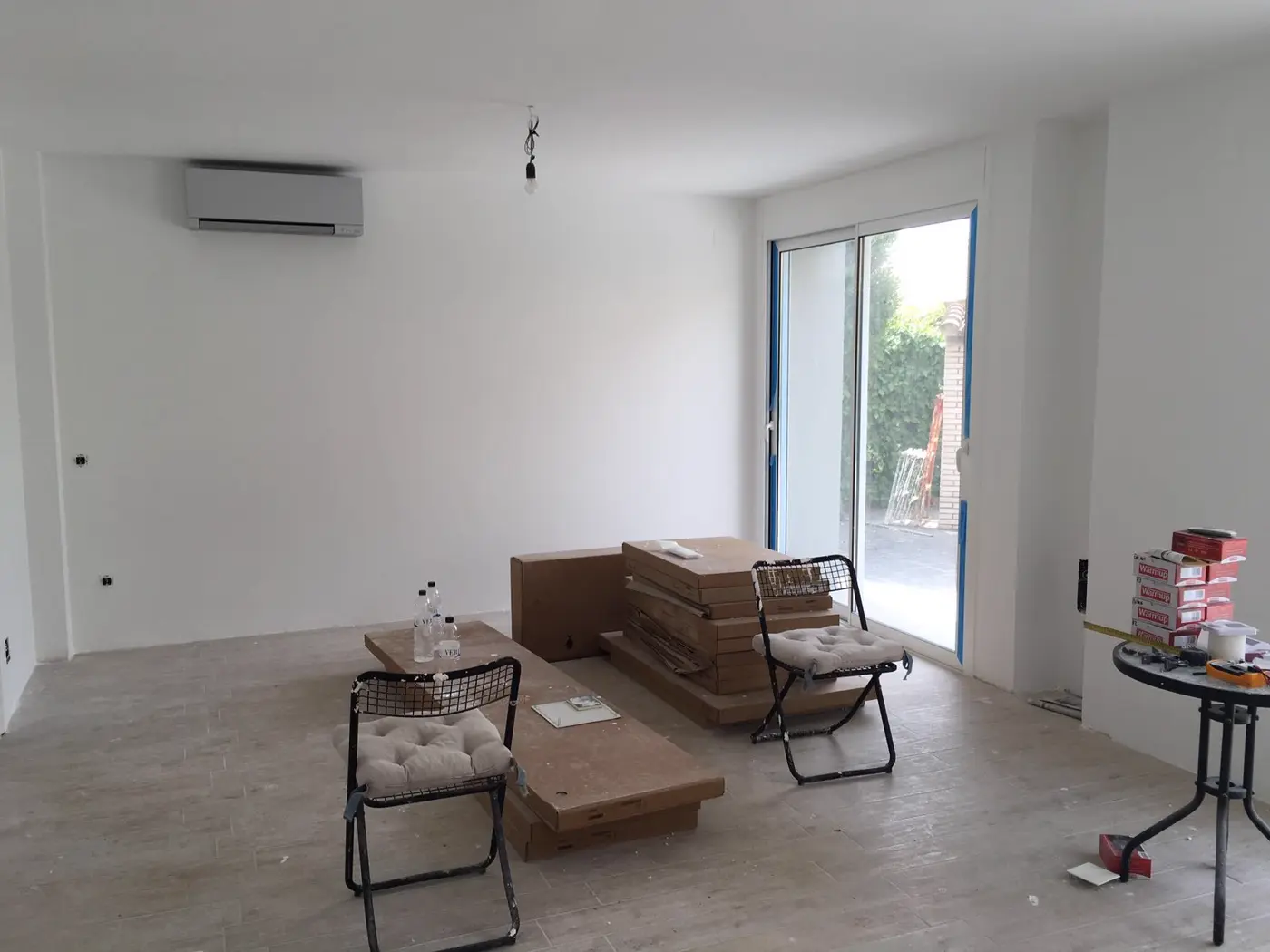 Split de aire acondicionado instalado en una vivienda de Reus durante una reforma